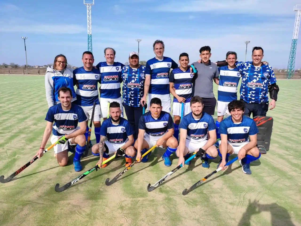 El plantel de caballeros del club “pingüino”.