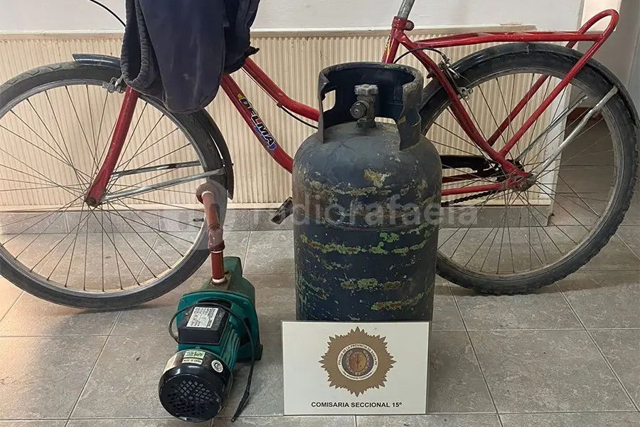 Infraganti: lo vieron llevando una garrafa de 15 kilos y una bomba de agua