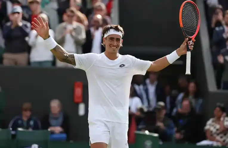 Histórico triunfo de un joven argentino en Wimbledon