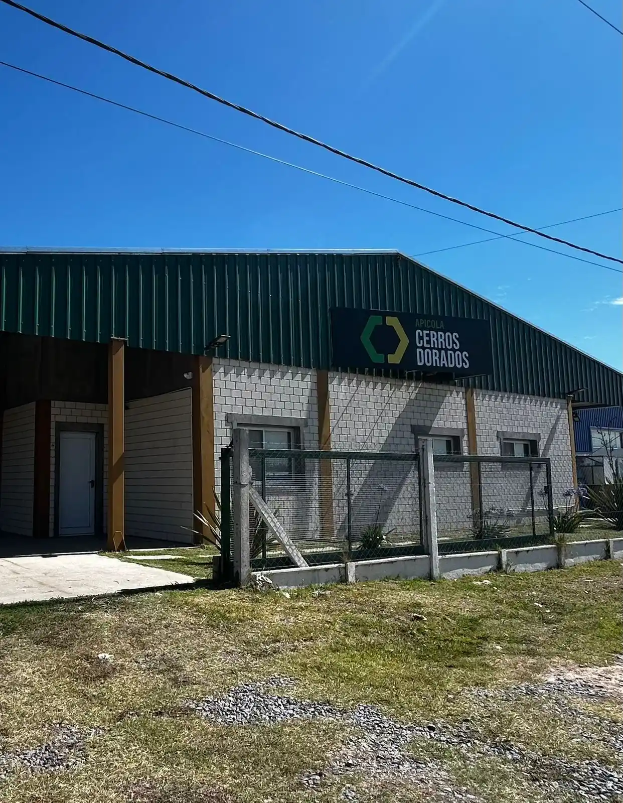 Cerros Dorados, tres décadas contribuyendo a la excelencia apícola de Tandil y la región.