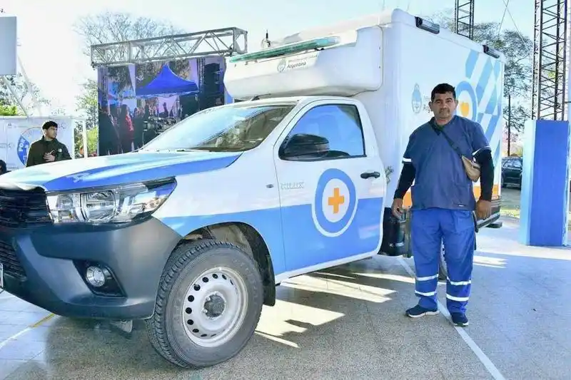 Gómez: “El gobernador se comprometió con 
las entregas de ambulancias y las hizo realidad”