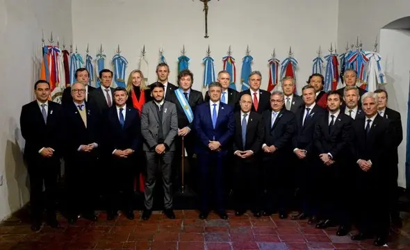 Milei se reúne con gobernadores.