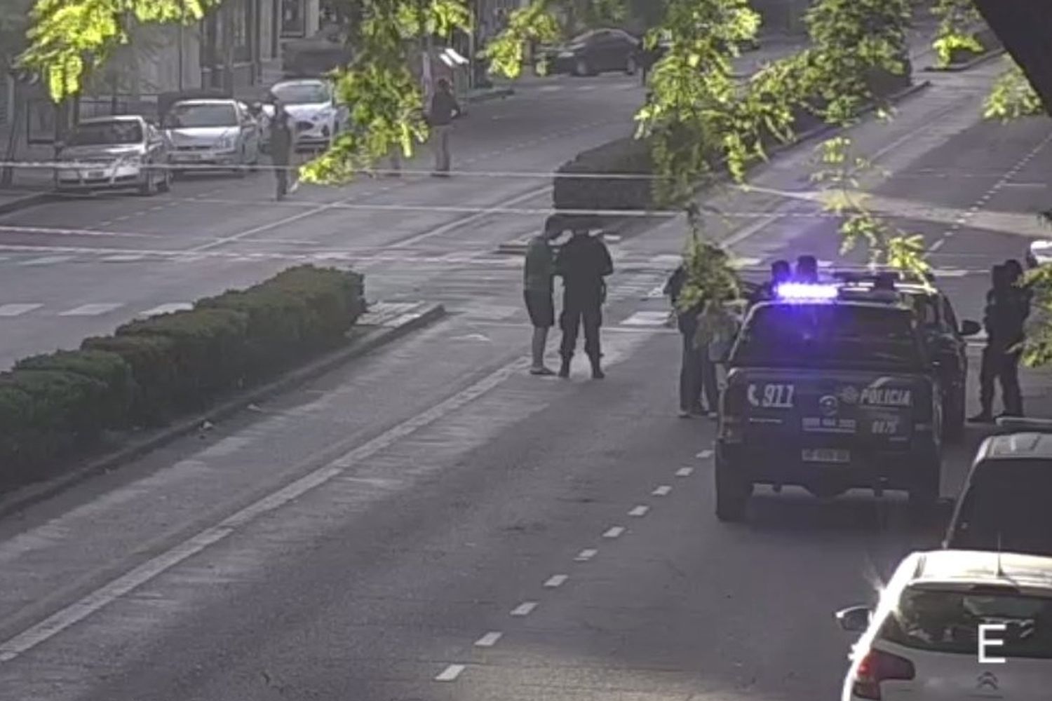 Choque fatal en Pellegrini al 1700: falleció un motociclista al impactar con un auto