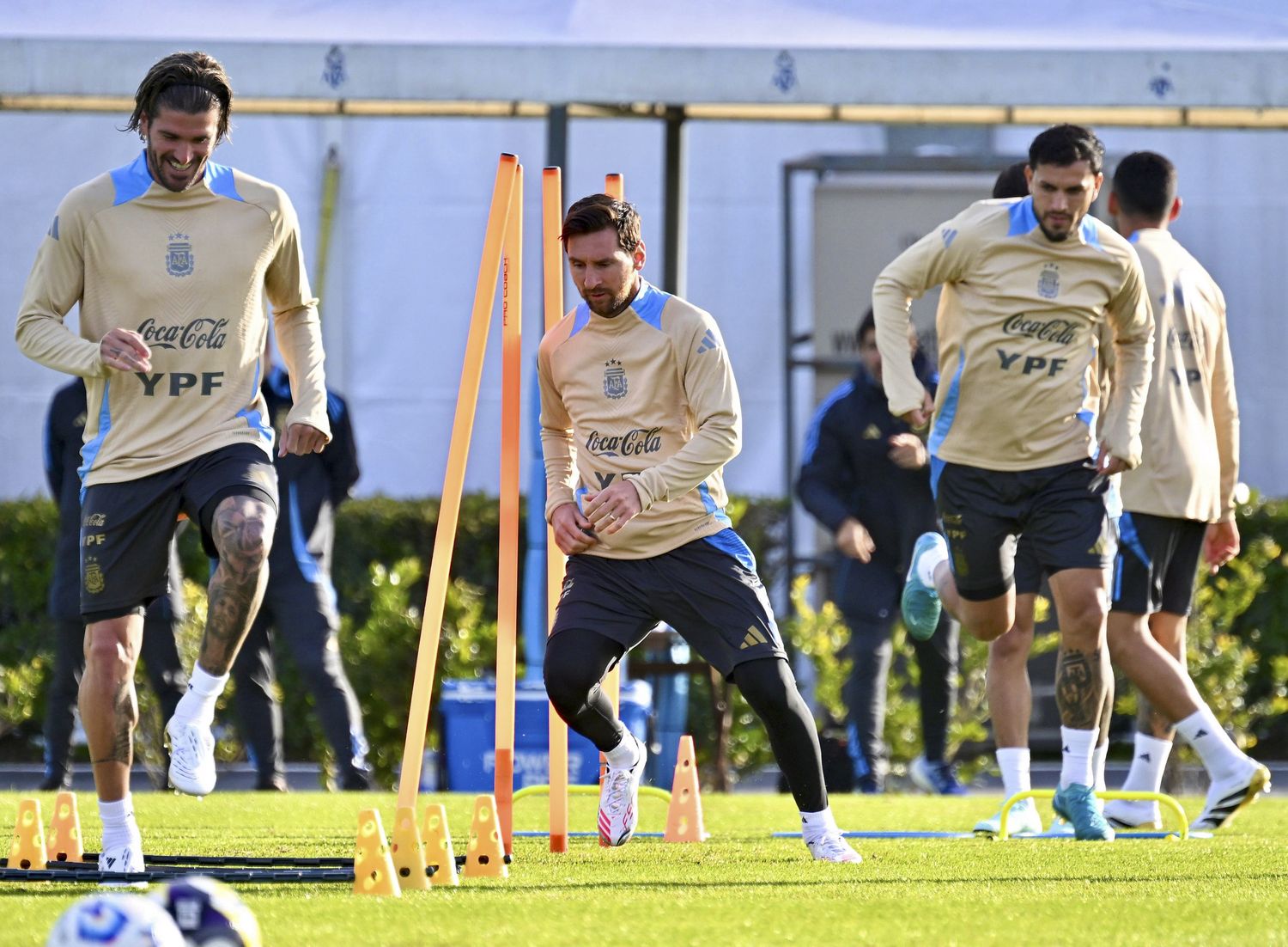 La selección se entrenó y viaja para enfrentar a Chile