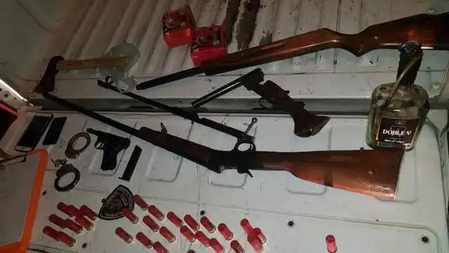 Detuvieron en Rosario a tres personas armadas