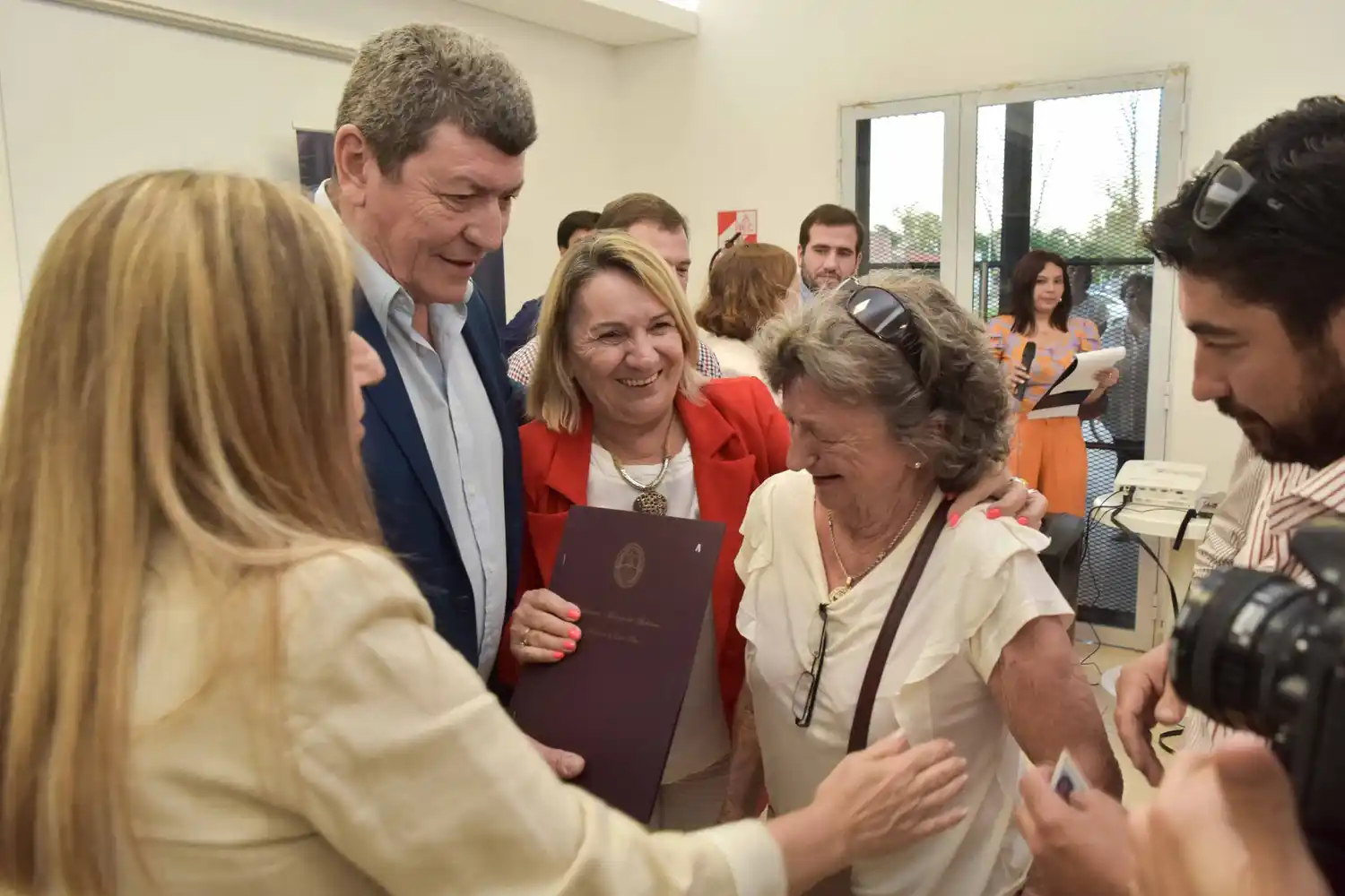 Se realizó la entrega y firma de más de 100 escrituras