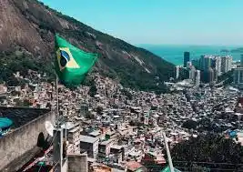 “Brasil no se va a convertir en una Venezuela”: Bolsonaro compara restricciones por pandemia con libertades negadas por Maduro