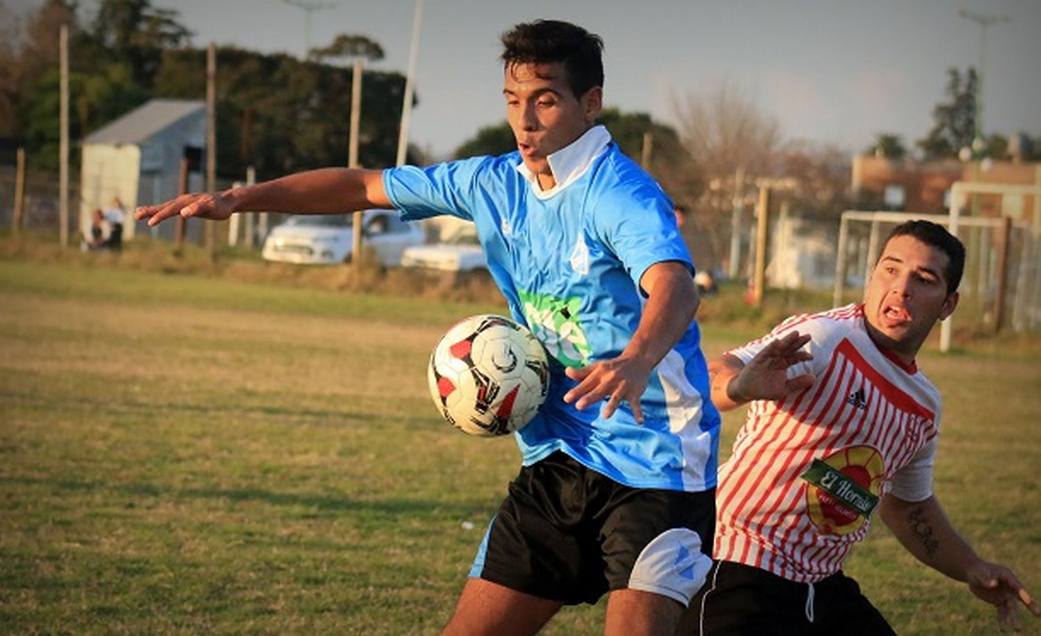 Defensores volvió a ganar y es el único líder del ascenso