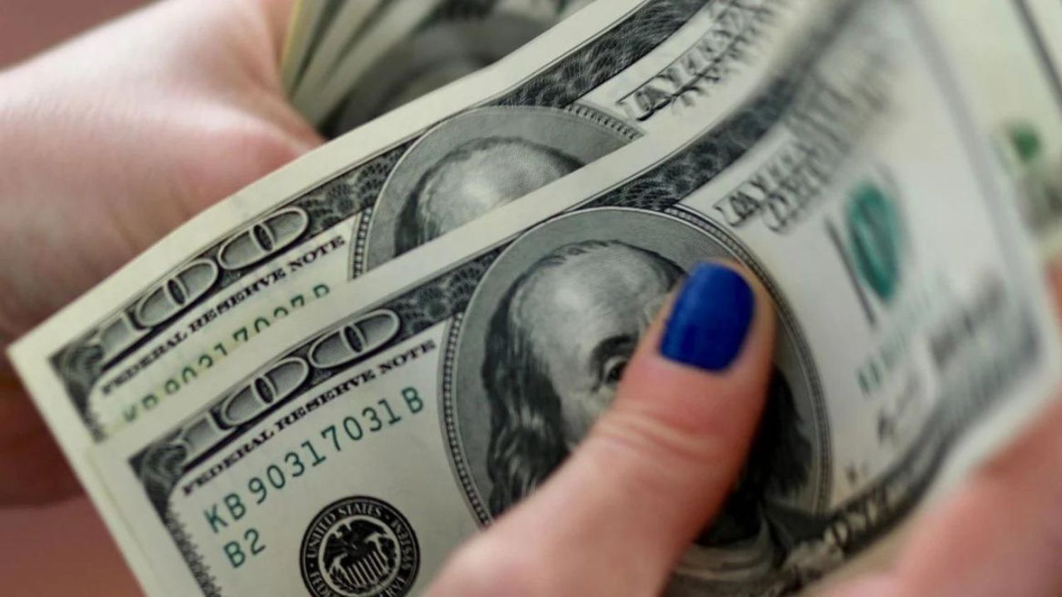 El dólar blue se disparó y alcanzó los $ 550