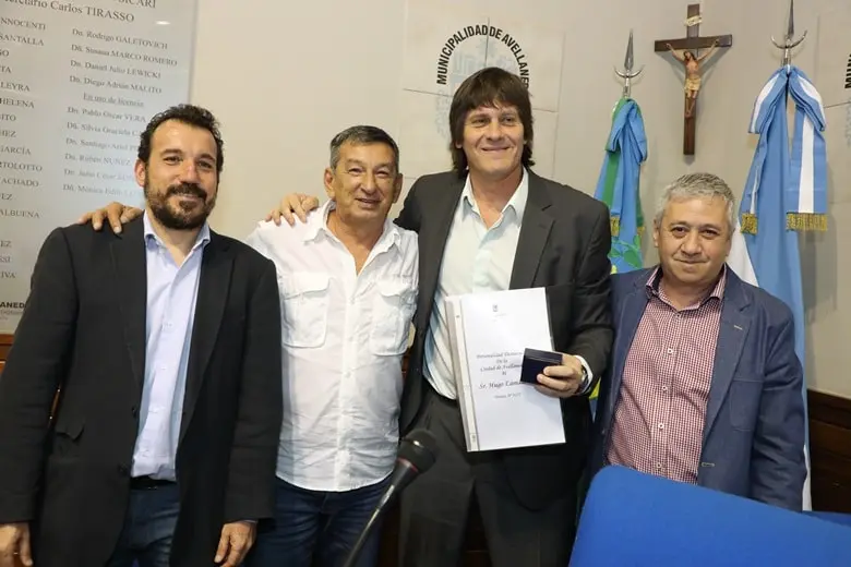 El exjugador y tuitero Hugo Lamadrid fue reconocido como personalidad destacada de Avellaneda