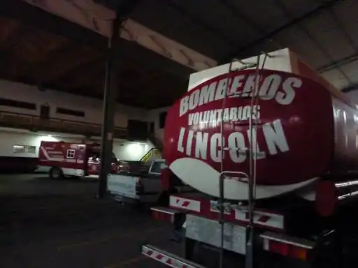 Solidaridad en tiempos de cuarentena: En Lincoln un vecino ganó 30 mil pesos y donó el premio a los bomberos voluntarios