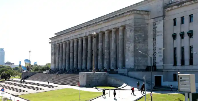La Facultad de Derecho de la Universidad de Buenos Aires.