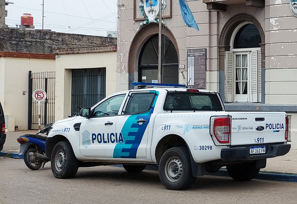 Dos policías heridos tras intervenir en una pelea