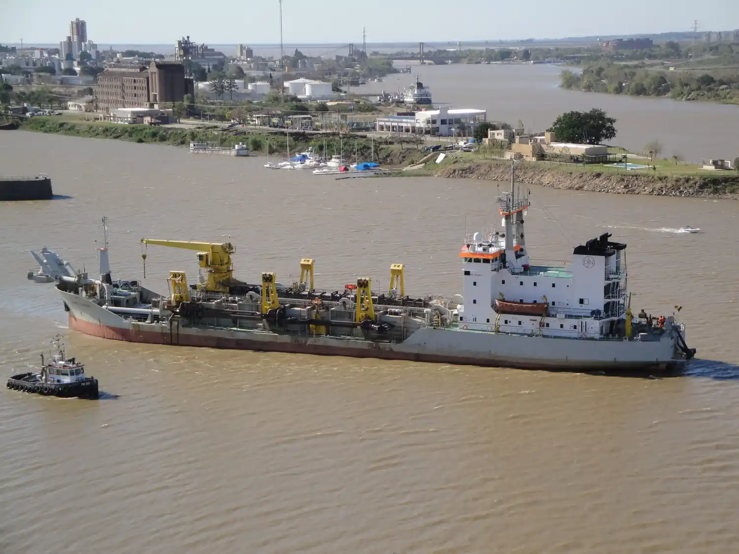 Por la interna del Frente de Todos se escurre el futuro de la hidrovía