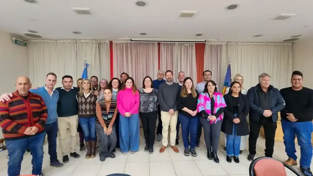 Los dirigentes de la quinta sección electoral reunidos en Villa Gesell.