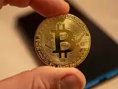 Récord absoluto: Bitcoin alcanza un nuevo pico histórico con impulso regulatorio