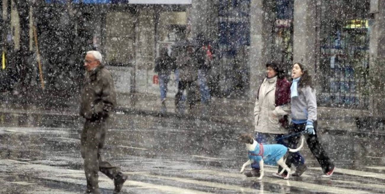 Se registraron las primeras precipitaciones de nieve en algunos puntos de la provincia de Buenos Aires.