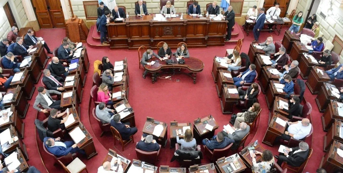 Las autoridades electas piden que se retiren de la Legislatura los pliegos destinados a cubrir vacantes en el Poder Judicial.