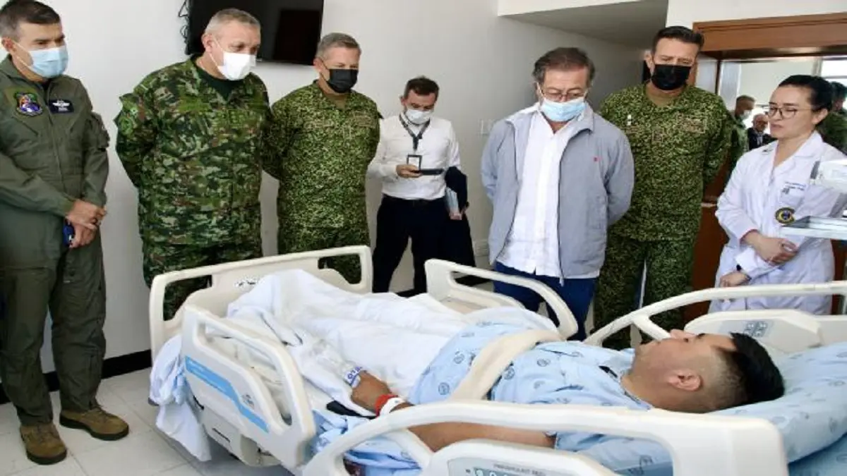 MUEREN 2 SOLDADOS tras ataque a la base militar en Arauca: gobierno de Petro suspende  diálogo con el ELN