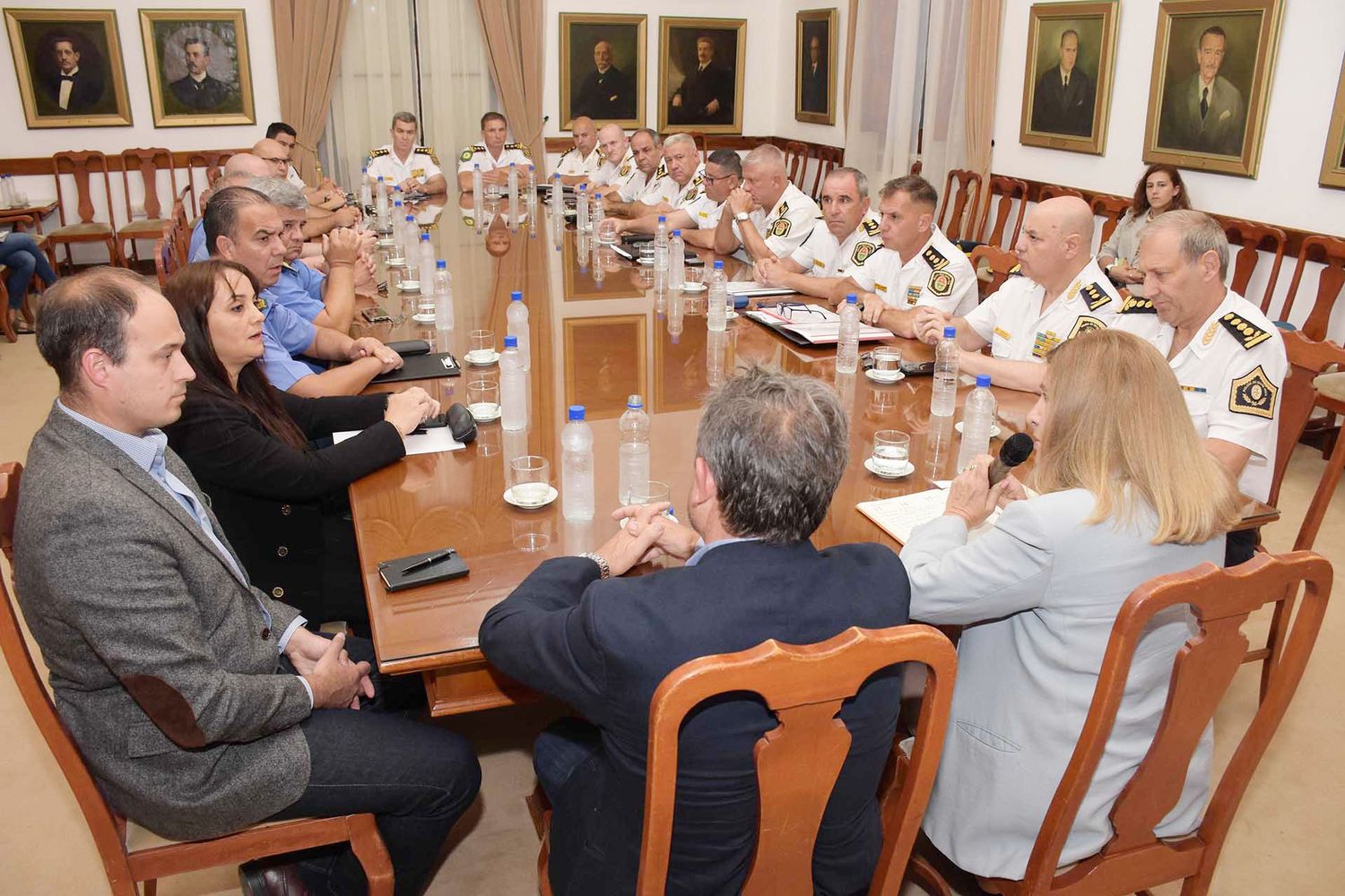 Con una reunión en materia de Seguridad comenzó la transición en el Ministerio de Gobierno y Justicia