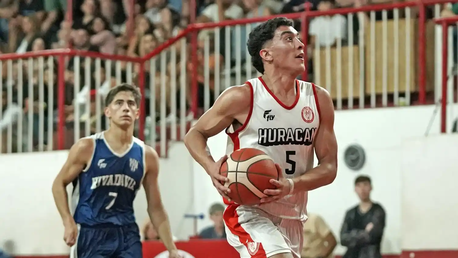 El basquetbolista festejó un título en su primer año de regreso al "Globo"