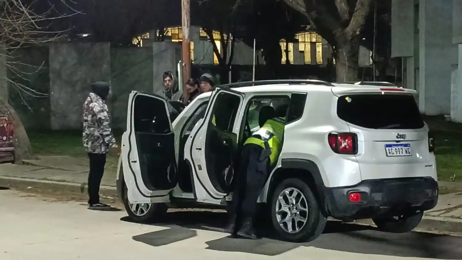 Vehículo. Permanece a disposición de autoridades judiciales y buscan rastros dactilares