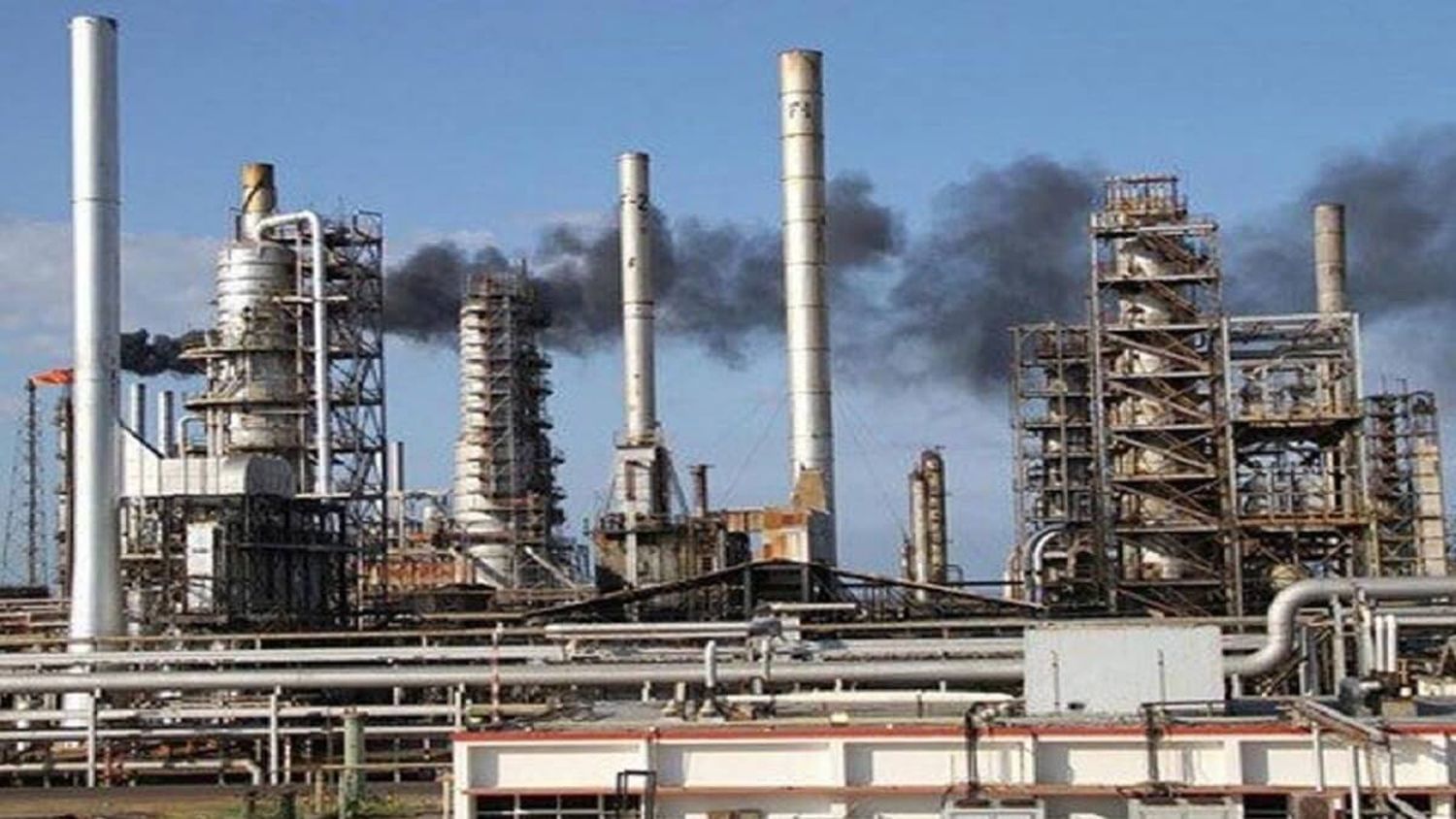 ¿OTRA IGUANA? APAGÓN causa paralización de la refinería Amuay