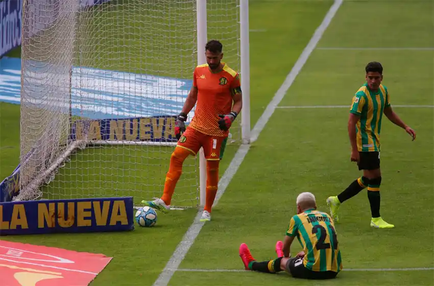 Aldosivi fue goleado en una tarde para el olvido