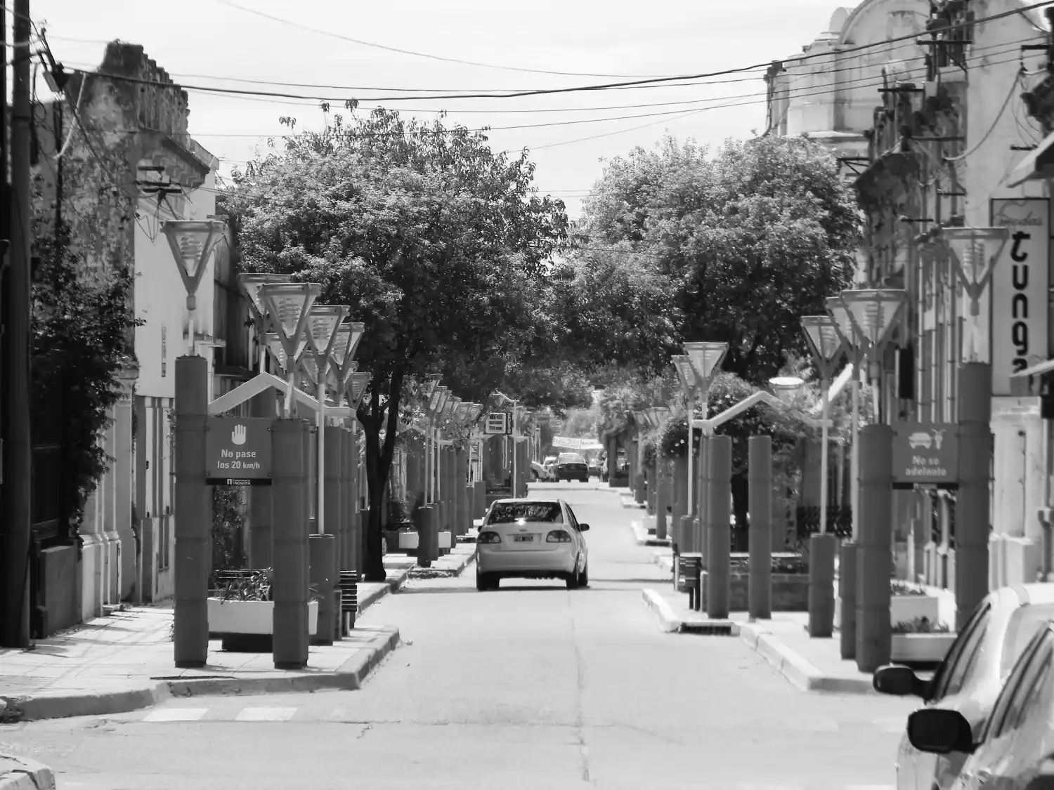 Reabren tiendas, bazares, peluquerías y lavaderos de autos