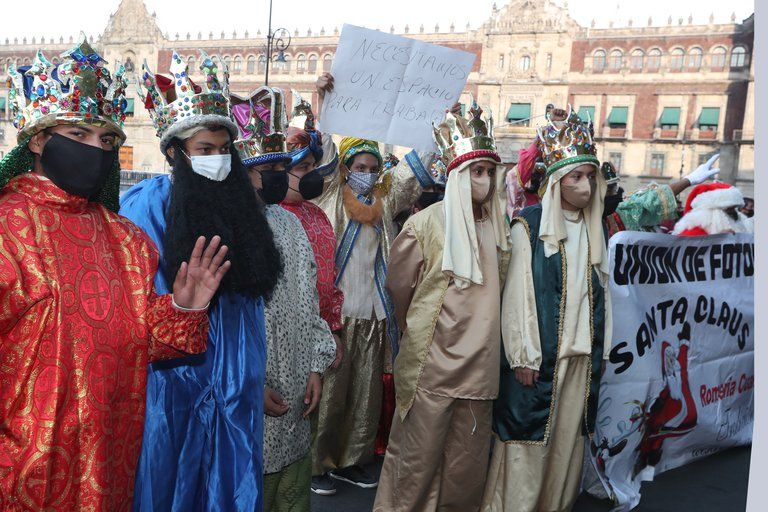 Los “Reyes Magos” y “Papá Noel” reclamaron un lugar para trabajar en México