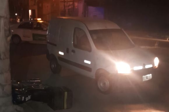 Motociclista trasladado al Hospital tras chocar con una camioneta