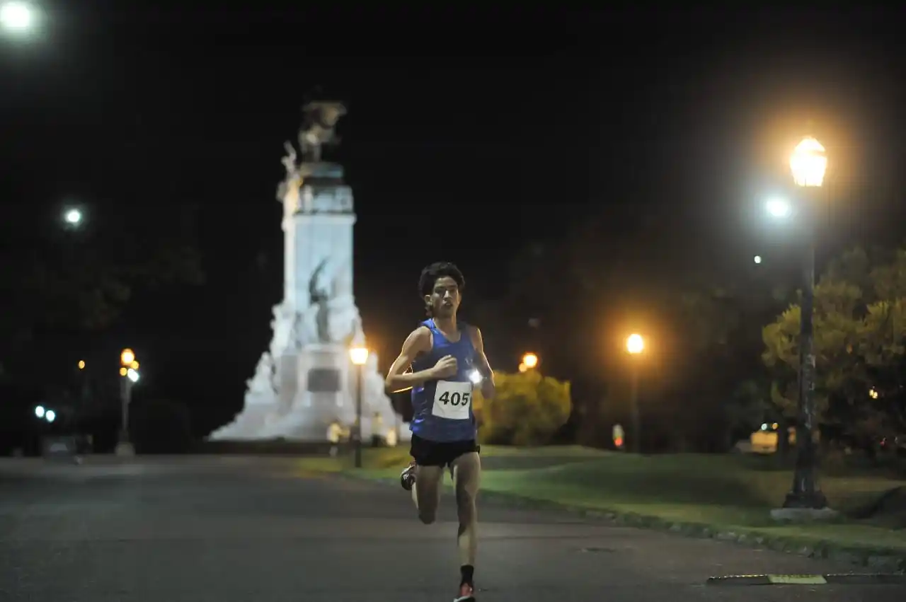 Paraná abre las inscripciones para la carrera nocturna que inaugurará el calendario atlético provincial
