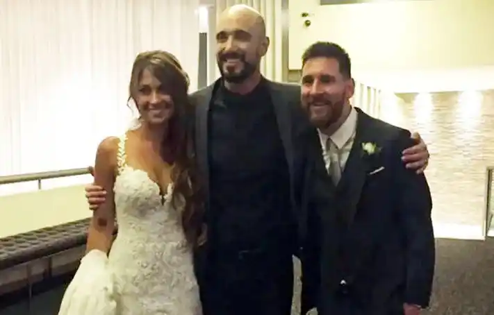 Los artistas que van a estar junto a Abel Pintos en la presentación oficial de Messi