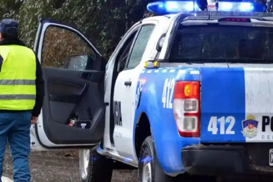 Tragedia en Neuquén: un joven murió electrocutado cuando quiso recuperar su pelota que cayó en la casa de un vecino