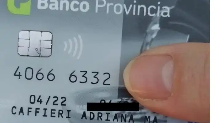 Encontraron tarjeta de Adriana Caffieri