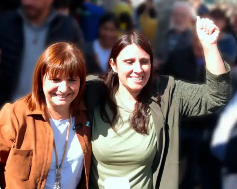 Andrea Coronel con Patricia Bullrich