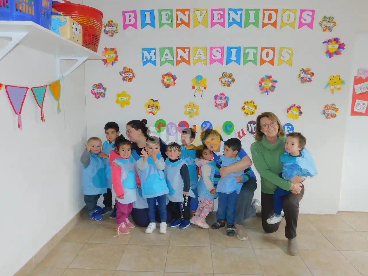 Las Abuelas Cuentacuentos visitaron los jardines municipales 