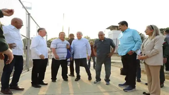 Quien se meta con la soberanía de Venezuela va a llevar «tablazos», aseguró Maduro