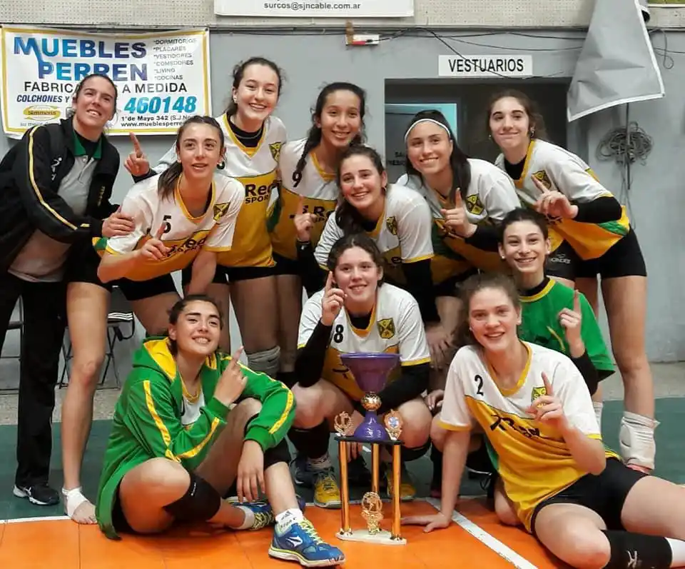 Bomberos y Regatas, campeones de la Copa Provincial Sub17 de Vóley