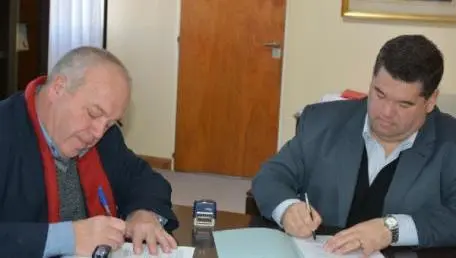 Nedela firmó un acuerdo para formar a trabajadores municipales