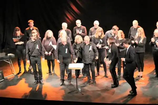 Con gran marco de público se realizó el encuentro de coros en el teatro municipal de Chascomús