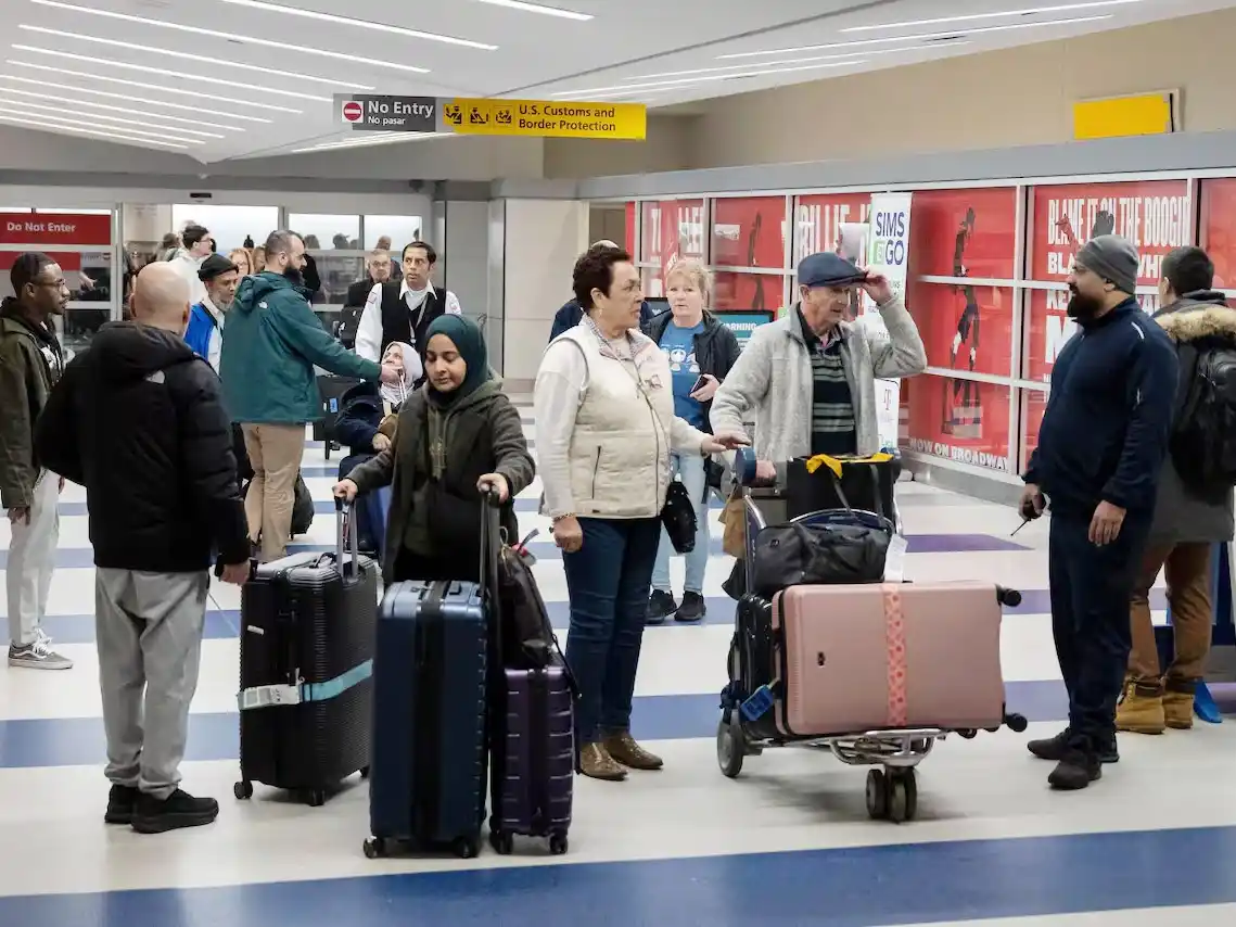 Avanza la salida de argentinos varados en Dubái