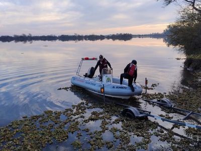 Hallaron el cuerpo del hombre que se ahogó mientras probaba una lancha en una laguna en Gilbert