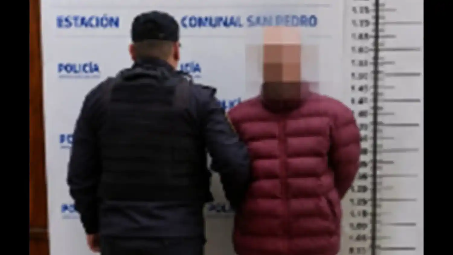 El individuo fue aprehendido después de ser denunciado al 911. Pesaba sobre él una restricción perimetral.