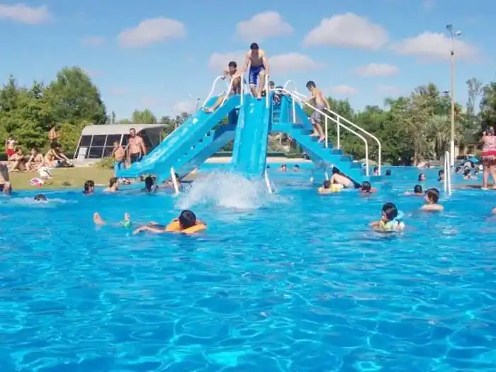 Ministro de Turismo recorrerá centros termales y ajustará detalles de  la reactivación de parques