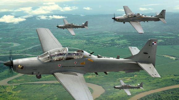 Panamá y Embraer firman contrato por cuatro aviones Embraer A-29 Super Tucano para el SENAN