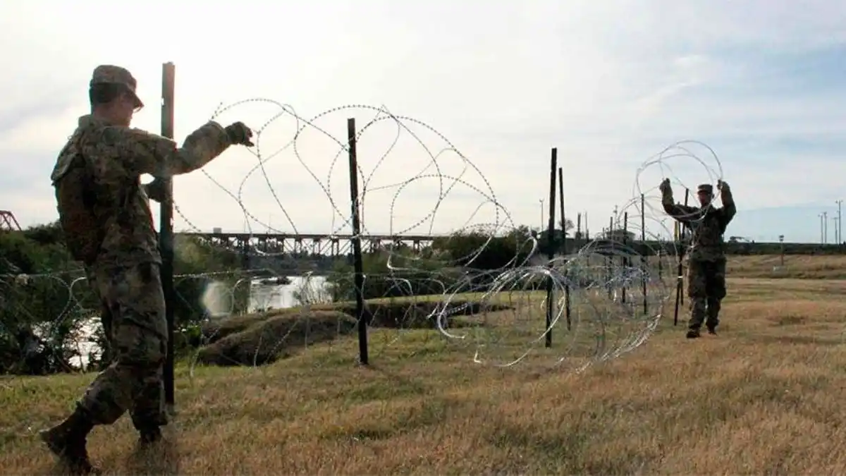 ¡EN TEXAS! Ordenan despliegue militar en la frontera de EE.UU. con México para “repeler” migrantes