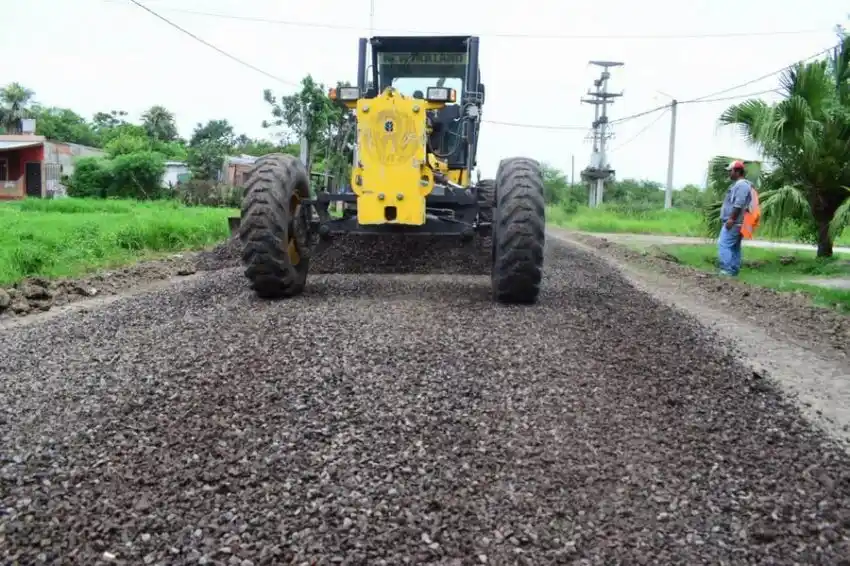Se intensifica el plan de enripiado en distintos barrios