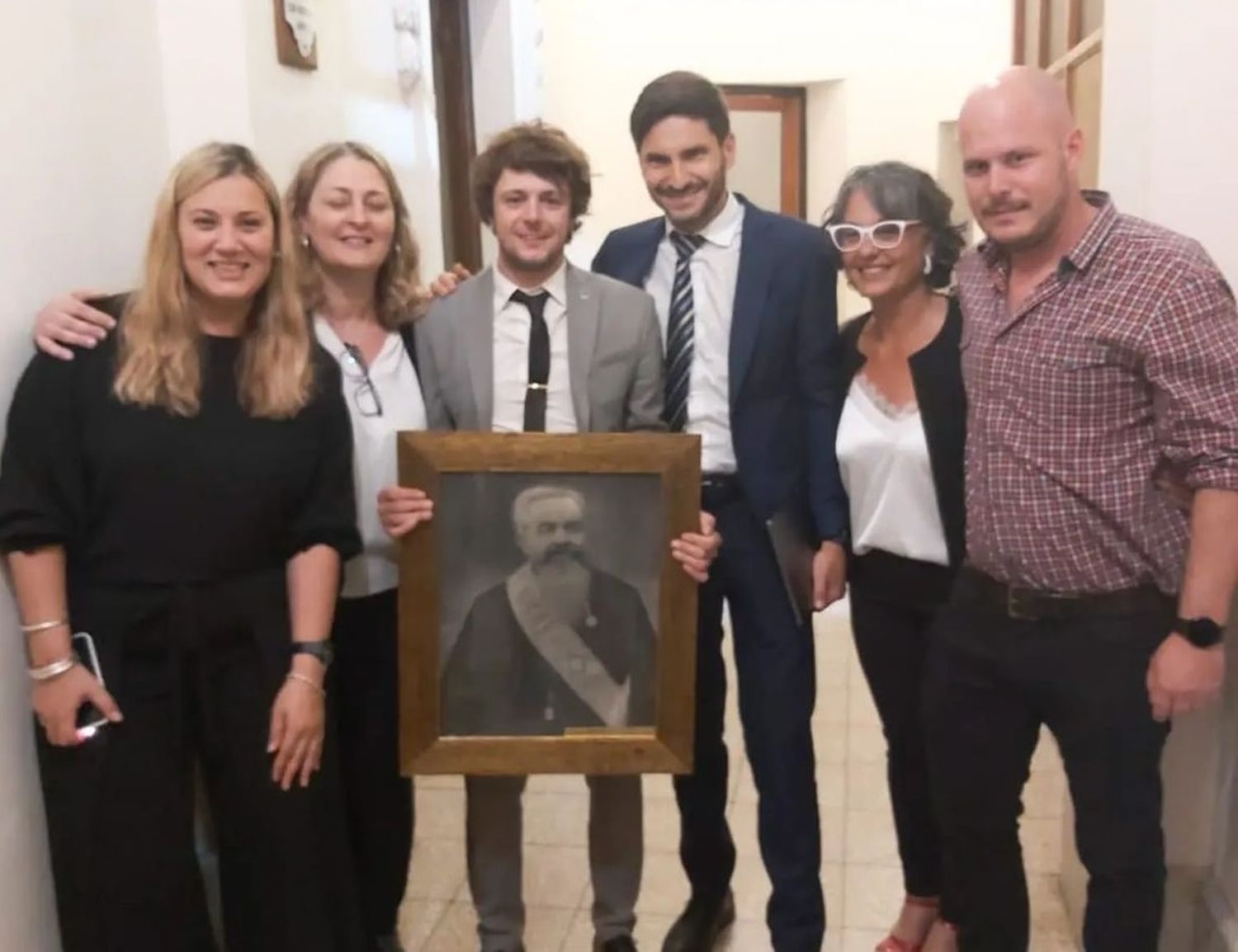 Joaquín Poleri junto a legisladores de la UCR en Santa Fe.