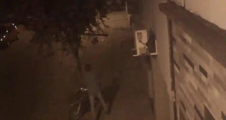 [VIDEO] Así robaron una moto de la puerta de Sadiv
